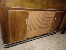 Antica radio con giradischi Philips