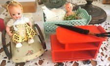 Lotto 2 vecchie case delle bambole Galletti in celluloide bambole più mobili case delle bambole