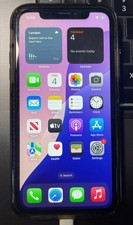 Apple iPhone XR 128GB •