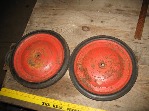 Vintage red wagon ruota - wagon, gomma