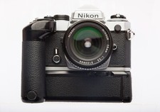 EXC+++ NIKON FE SILVER + NIKKOR 28mm F 1:3.5 + DRIVE MD-12 (Internal #523)