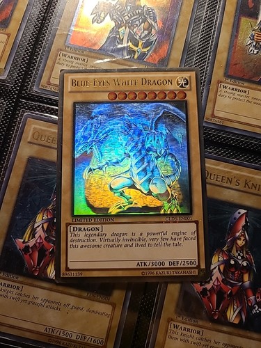 Yugioh drago bianco - occhi, blu