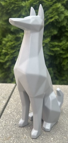 Statua statuina cane doberman
