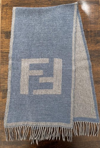 Sciarpa fendi reversibile - sciarpa,