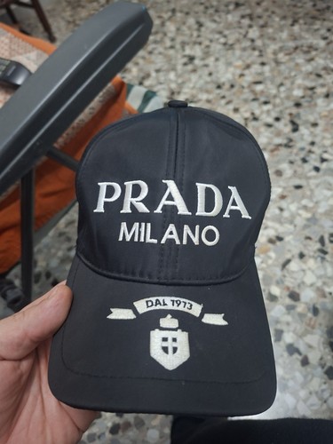 Cappello unisex ricamato con - cappello,