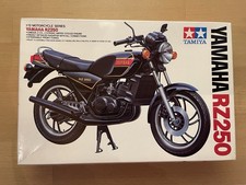 Tamiya Yamaha RZ250 in scala