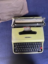 Macchina Da Scrivere Olivetti Lettera 22  con custodia in tela e ricambio nastro
