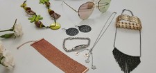 Lotto accessori! COLLANE, OCCHIALI a specchio, BRACCIALI in legno, oro e argento