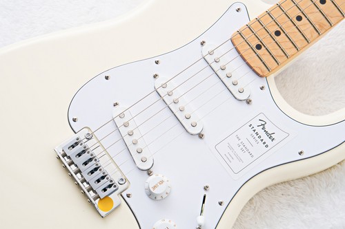 Fender standard stratocaster - fender,