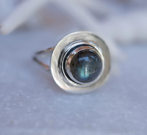 Anello con pietre - preziose, in