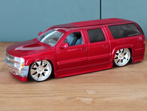 Chevrolet suburban dub - suburban, 1:24