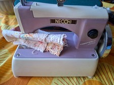 macchina da cucire Necchi