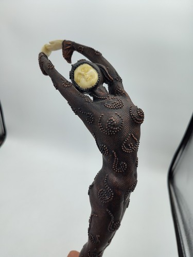 Rara statuina ballerina