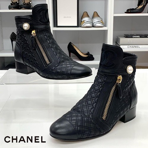 Chanel pearl matelasse stivali - chanel,