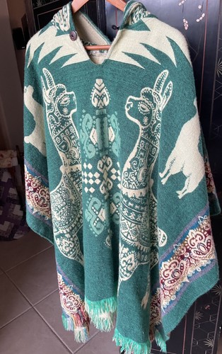 Poncho con cappuccio fatto - , a