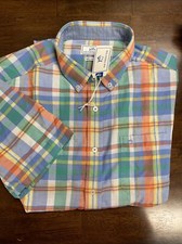 Camicia nuova con etichette