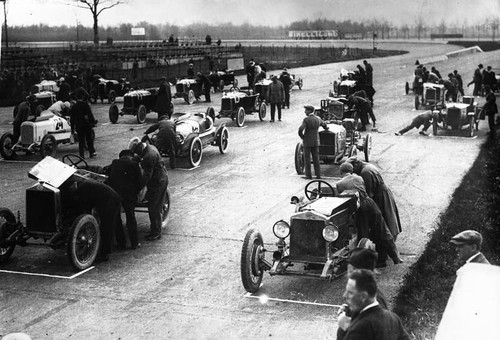 Foto auto epoca - auto, partenza