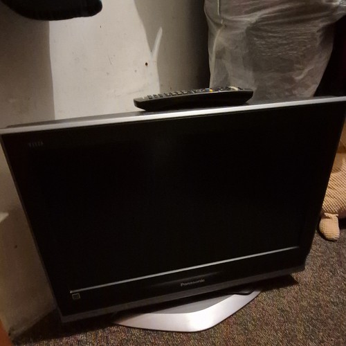 Panasonic viera 26in - 26in, flat