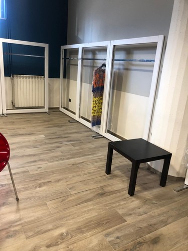 Mobili showroom negozio di - e,