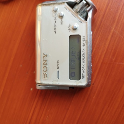 Sony e55 walkman - sony,