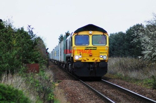 Photo class 66572 trimley - ,