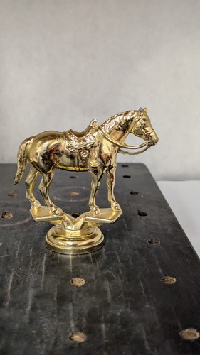 Statuina trofeo cavallo sella