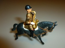 britains swoopet banda