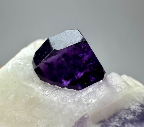 Cristallo scapolite naturale - cristallo,