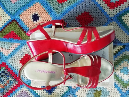 Sandali vernice rossi con - in,