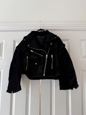 Giacca biker McQ Alexander McQueen cropped shearling capelli pelle di agnello nero
