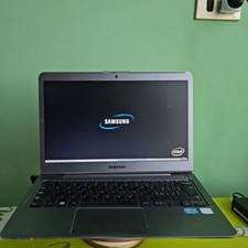 Samsung Ultrabook Serie 5 intel core I5 4gb Ram NP530U3B Riavvia