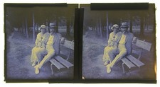 Coppia Seduto Su Un Panca Francia Vintage Autochrome Foto Stereo 7x13 CM c1920
