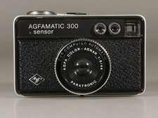PRL) AGFA AGFAMATIC SENSOR 300 FOTOCAMERA COMPATTA COLOR AGNAR 1:8/44 PARATRONIC