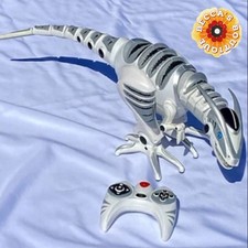 T-Rex WowWee Roboraptor con