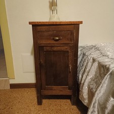 comodino antico con piano in marmo rosso di Verona, discrete condizioni