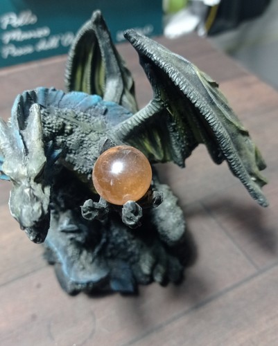 Drago con sfera magica - , in
