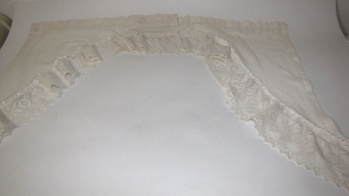 Pizzo tipo uncinetto ecrù - , due