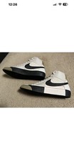 US 9,5-Eu43. Nike Blazer Mid