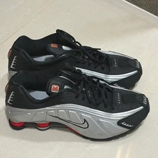 Nike Shox R4 Silver Sneakers