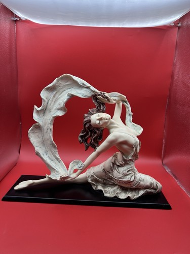 Grande statuina ballerina