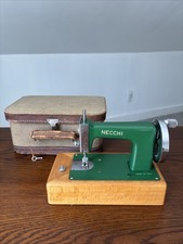 Macchina da cucire italiana