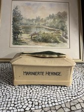 Antica scatola con coperchio