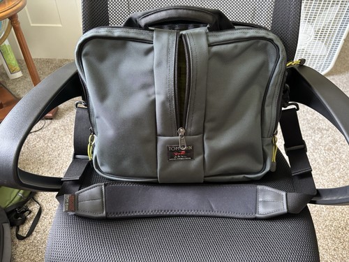 Tom bihn pilot - tom,