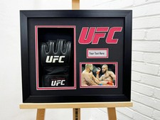UFC Glove Vetrina Scatola 3D