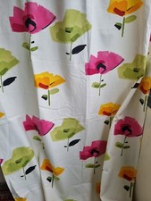 Tende floreali audaci, tessuto