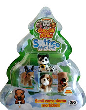 CUCCIOLI CON PROCIONE CERCA AMICI SOFFICE NEVE GIG