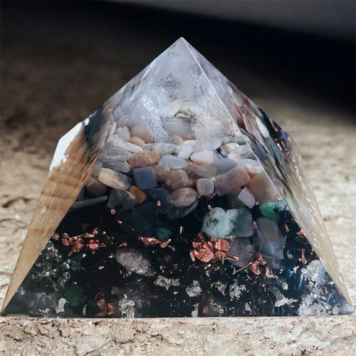 Orgonite piramide anno - orgonite,