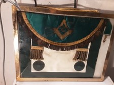 BELLISSIMO GREMBIULE MASSONICO FINE 800 INCORNICIATO A VETRO DIM. CORNICE COMPRE