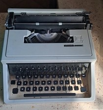 Macchina da scrivere Olivetti Dora Vintage 