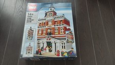 LEGO 10224 Town Hall Damaged